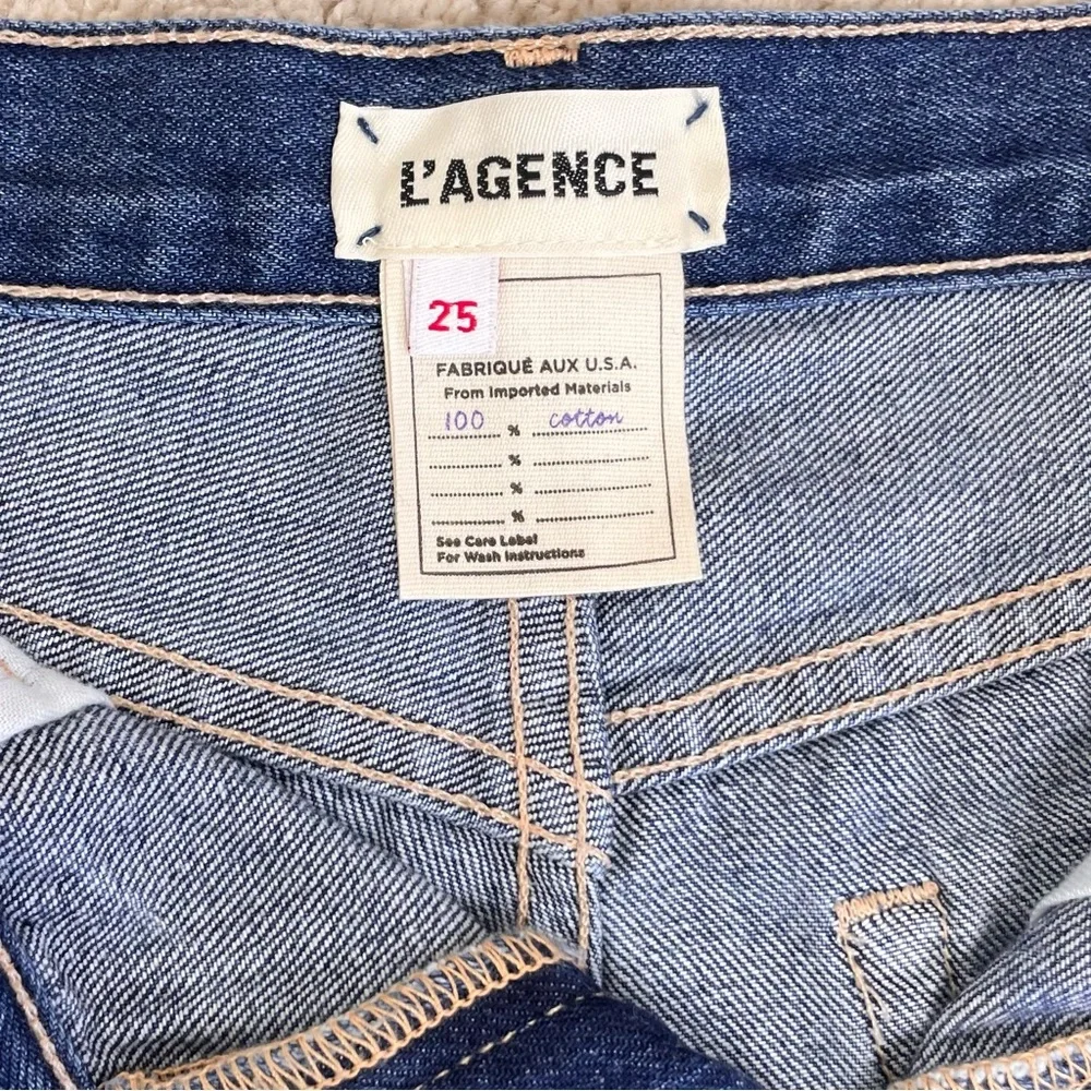 L'agence Marilyn High Rise Denim Short in Newberry - Picture 15 of 17